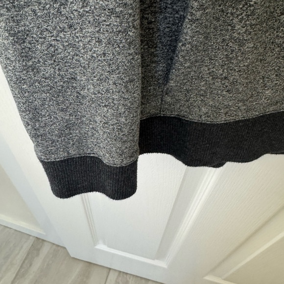 Lululemon Grey and Black Sweatshirt Size Small - Picture 6 of 10